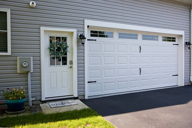24/7 Emergency Garage Door Panel Replacement experts in Morton County County, KS